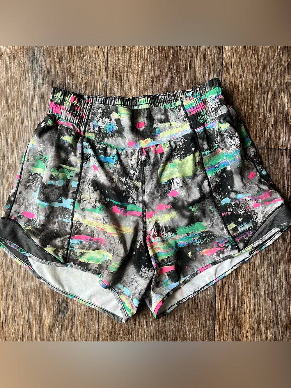 Lululemon athletica W7DDQ multicolor hotty hot 4” running athletic shorts 6 tall